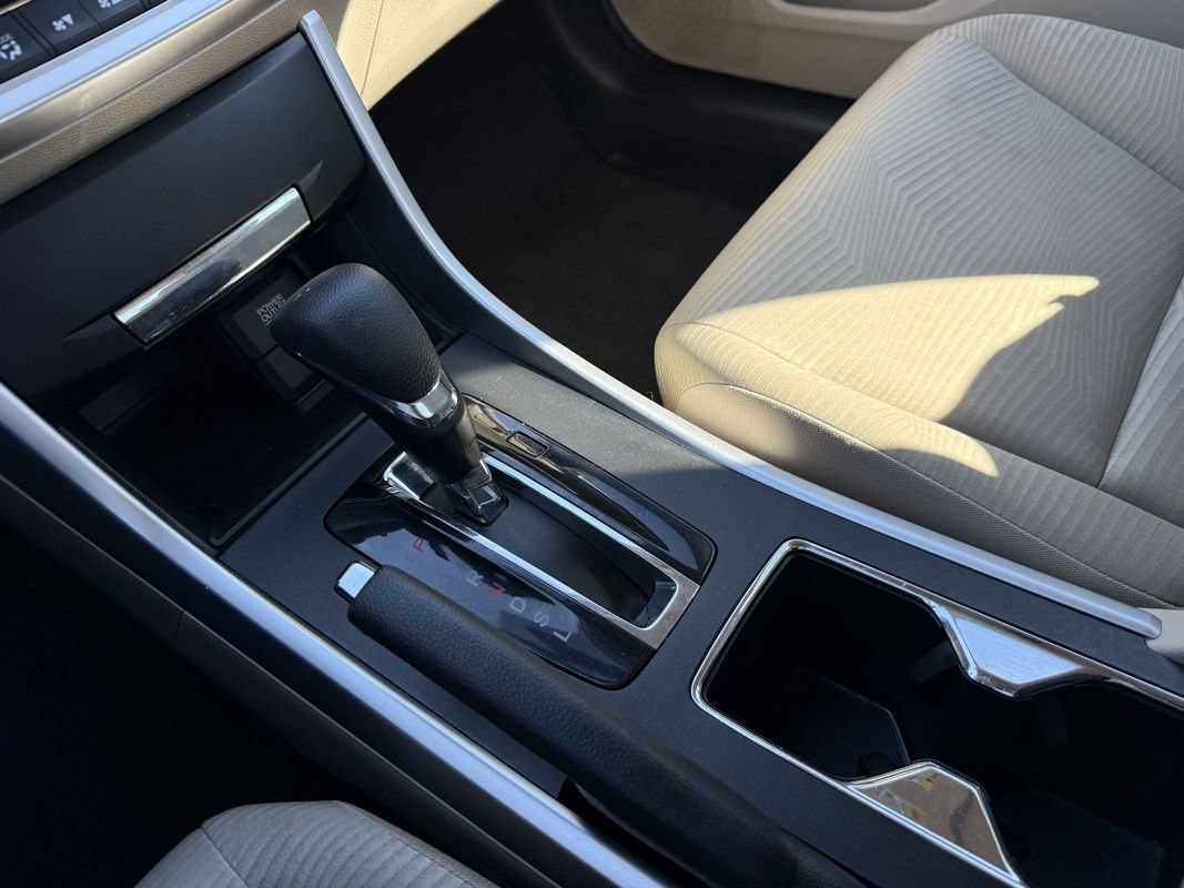 Used 2015 Honda Accord LX image 27