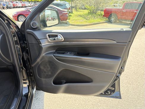 Used 2017 Jeep Grand Cherokee Limited RWD image 27