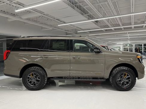 New 2026 Ford Expedition Tremor image 3
