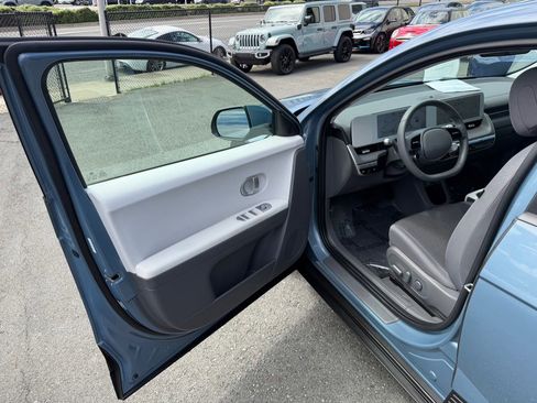 Used 2024 Hyundai Ioniq 5 SE image 9