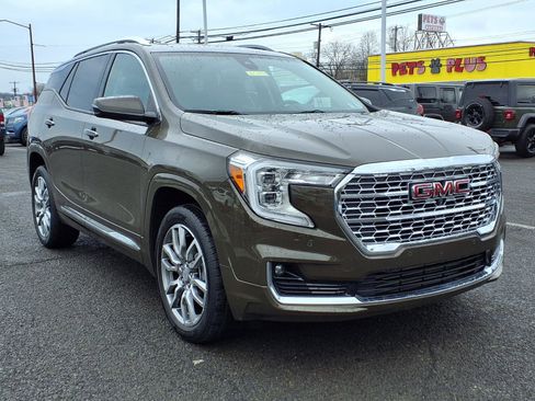 Certified 2024 GMC Terrain Denali w/ Denali Premium Package AWD/4WD image 1