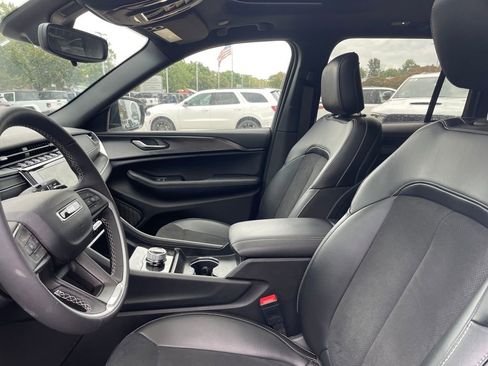 Used 2025 Jeep Grand Cherokee Altitude w/ Trailer Tow Package image 2