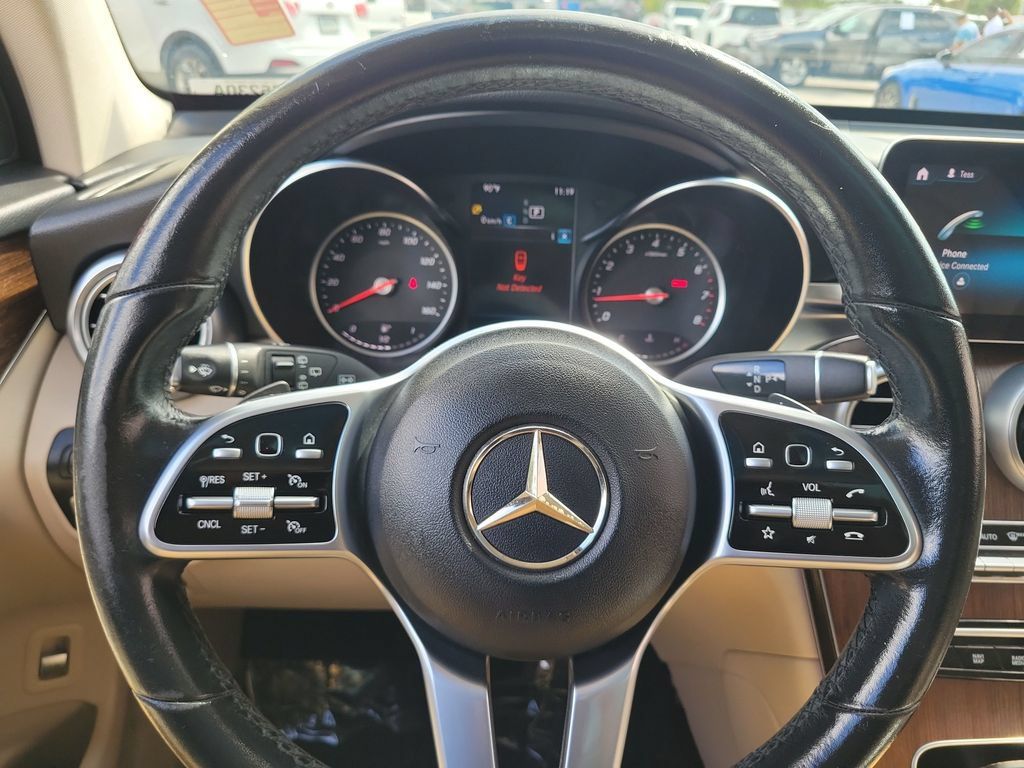 Used 2021 Mercedes-Benz GLC 300 w/ Premium Package image 8