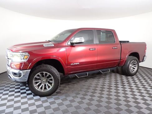 Used 2019 RAM 1500 Laramie AWD/4WD image 10
