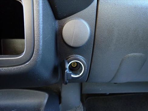 Used 2012 Nissan Frontier SV RWD image 14