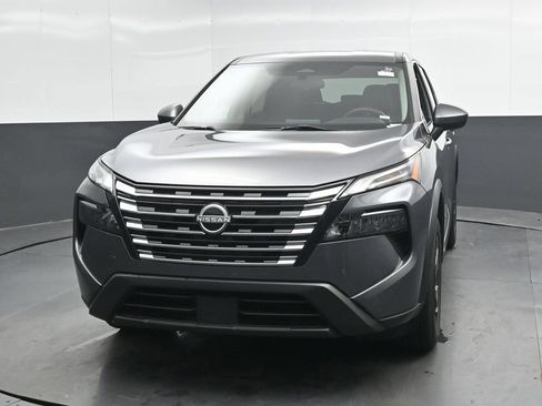 Used 2024 Nissan Rogue SV FWD image 8