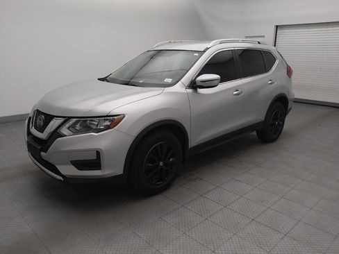 Used 2019 Nissan Rogue SV AWD/4WD image 2