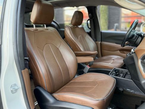 Used 2017 Chrysler Pacifica Limited w/ Advanced Safetytec Group image 36