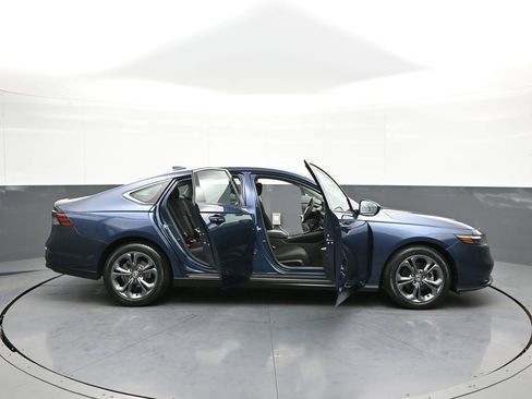 Certified 2023 Honda Accord EX image 42