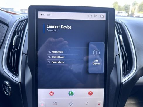 Used 2023 Ford Edge SEL image 11