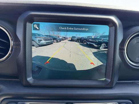 Used 2022 Jeep Gladiator Overland image 22