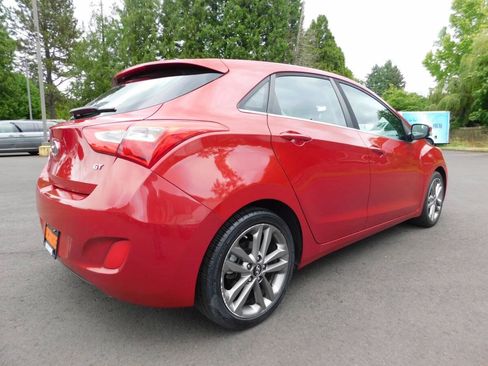 Used 2016 Hyundai Elantra GT w/ Option Group 03 FWD image 2