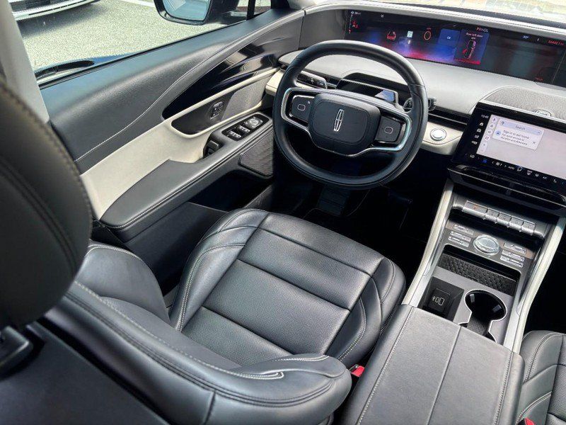Certified 2024 Lincoln Nautilus Premier AWD/4WD image 9