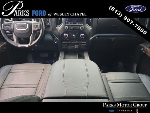 Used 2023 GMC Sierra 2500 Denali w/ Denali Black Diamond Edition AWD/4WD image 10