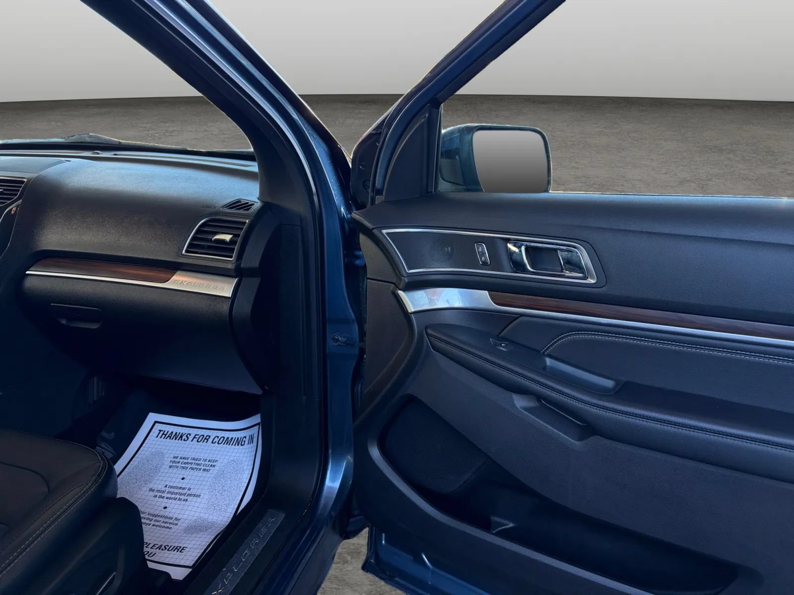 Used 2018 Ford Explorer Limited AWD/4WD image 21