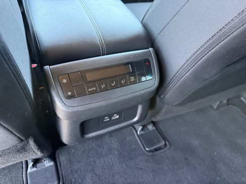 Used 2024 Nissan Pathfinder SV AWD/4WD image 13