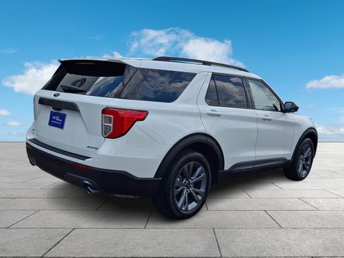 Certified 2023 Ford Explorer XLT w/ Equipment Group 202A AWD/4WD image 6