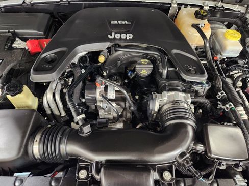 Used 2021 Jeep Wrangler Unlimited Rubicon AWD/4WD image 55