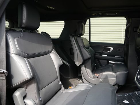 New 2027 Ford Expedition Max Platinum w/ Stealth Appearance Package AWD/4WD image 13