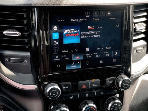 New 2026 RAM 1500 4x4 Crew Cab image 19