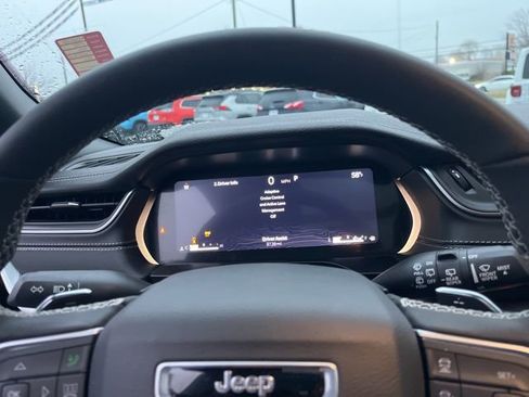 Used 2025 Jeep Grand Cherokee L Limited image 23