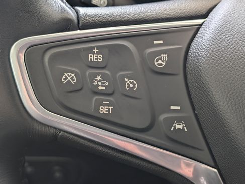 Used 2022 Chevrolet Equinox Premier image 34