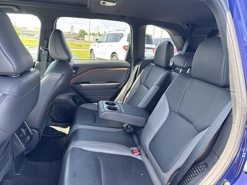Certified 2025 Subaru Forester Sport AWD/4WD image 13