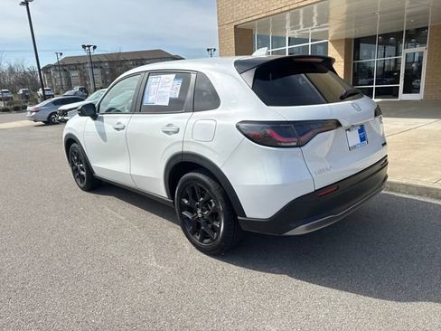 Used 2023 Honda HR-V Sport image 2