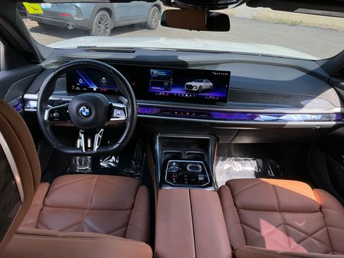 Used 2023 BMW 740i 740i w/ Parking Assistance Package image 17