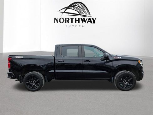 Used 2022 Chevrolet Silverado 1500 LT Trail Boss image 3