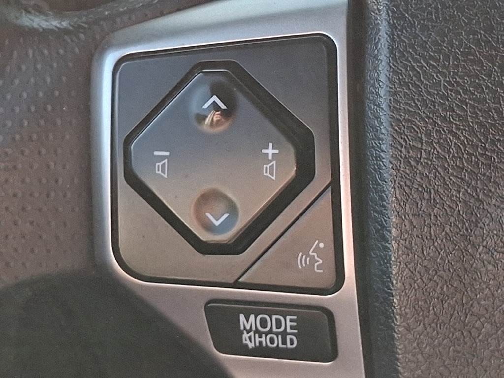 Used 2022 Toyota 4Runner SR5 AWD/4WD image 21