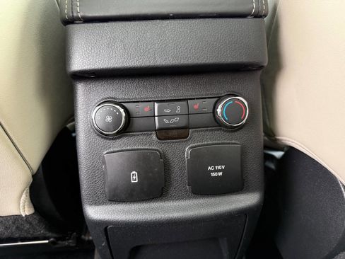 Used 2016 Ford Explorer Platinum image 23
