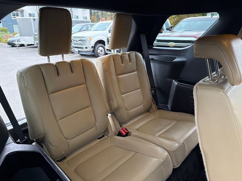 Used 2017 Ford Explorer XLT w/ Equipment Group 202A image 27