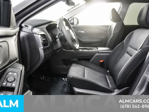 Used 2024 Nissan Rogue SV image 16