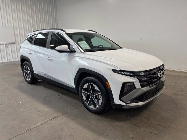 Used 2025 Hyundai Tucson SEL FWD image 2