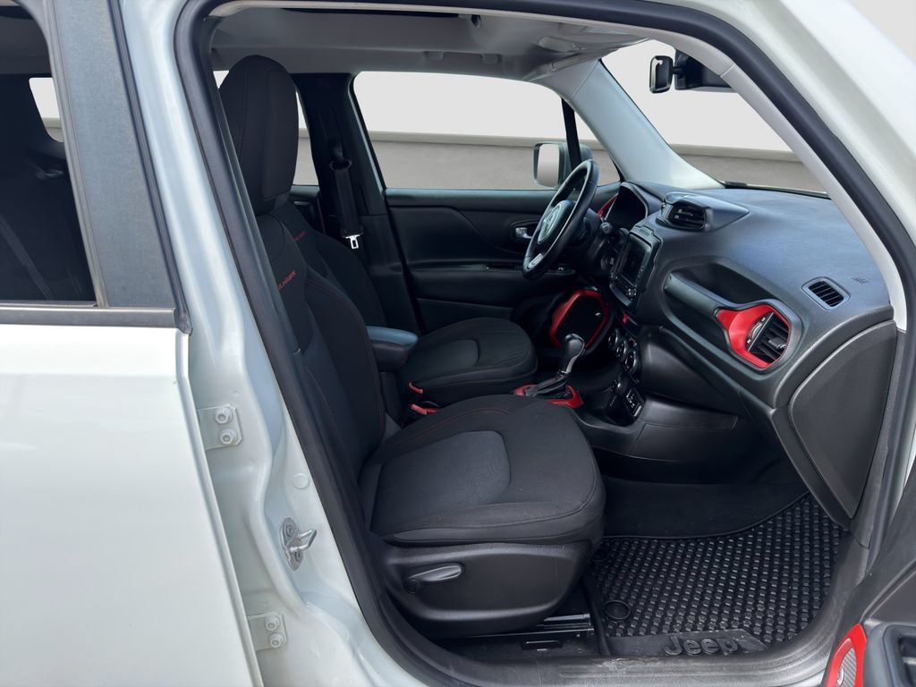 Used 2017 Jeep Renegade Trailhawk AWD/4WD image 18