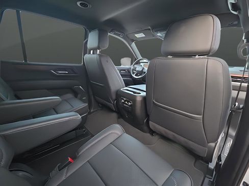 Used 2025 GMC Yukon Denali image 15