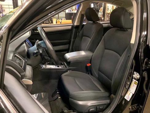 Used 2019 Subaru Legacy 2.5i Premium image 8