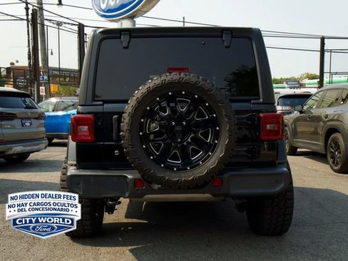 Used 2019 Jeep Wrangler Unlimited Sahara AWD/4WD image 4