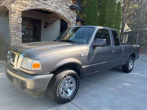 Used 2011 Ford Ranger XLT image 2