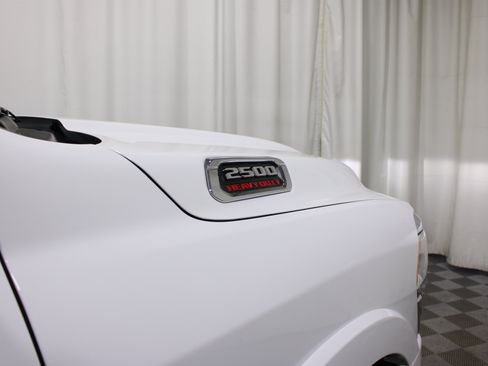 Used 2024 RAM 2500 Limited AWD/4WD image 30