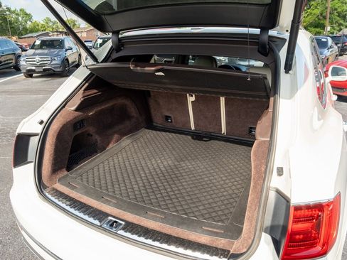 Used 2018 Bentley Bentayga Activity image 30