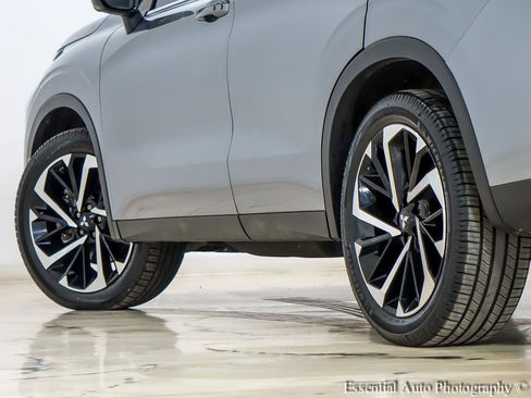 Used 2022 Mitsubishi Outlander SE AWD/4WD image 11