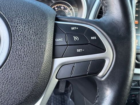 Used 2018 Jeep Cherokee Trailhawk w/ Trailer Tow Group image 15