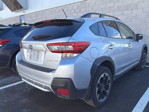 Used 2021 Subaru Crosstrek 2.0i image 2