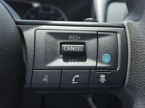 Used 2024 Nissan Rogue SV FWD image 21