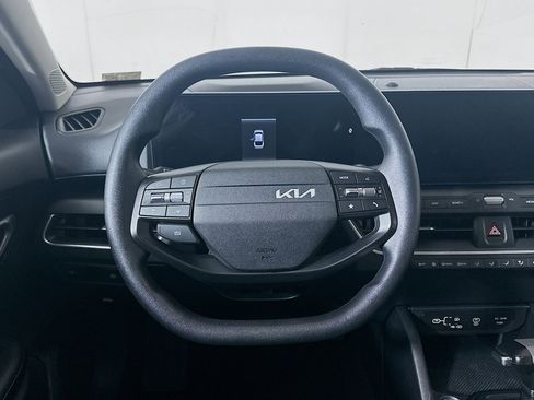Used 2025 Kia K4 LXS image 18