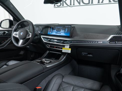 New 2026 BMW X5 xDrive40i w/ M Sport Package AWD/4WD image 14