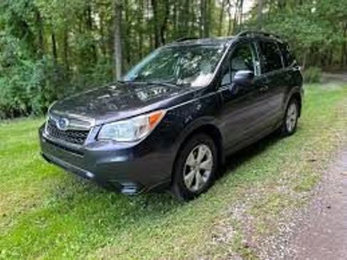Used 2015 Subaru Forester 2.5i Premium w/ All-Weather Package AWD/4WD image 14
