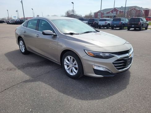 Used 2023 Chevrolet Malibu LT image 3